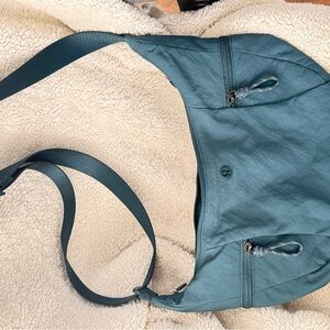 Lululemon Slouchy Sling Bag 6L Teal NWT
